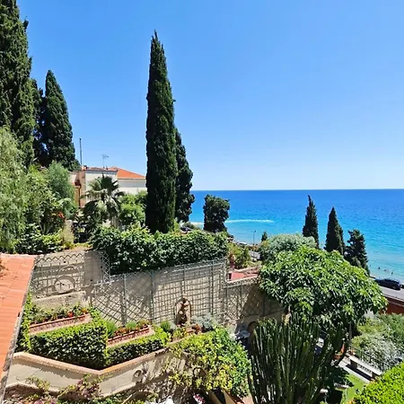 Hostdomus - Elite With Private Parking Apartment Alassio